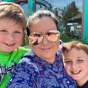 Meet your Posher, Whitney